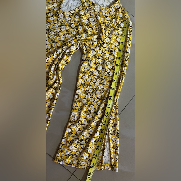 Nine West Women’s Slit Neck Long Sleeve Top yellow black white floral S - Picture 10 of 16